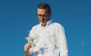 Chez les Bras, le goût du monde de père en fils dans leur restaurant