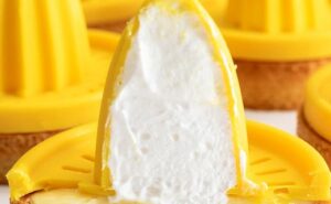 Tal Spiegel, designer de douceurs : « Mes études en design m’ont donné une façon de regarder le monde et des outils pour travailler les couleurs et le dessin d’une pâtisserie »