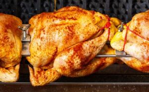 Rôtir à la broche, une cuisson à la mode